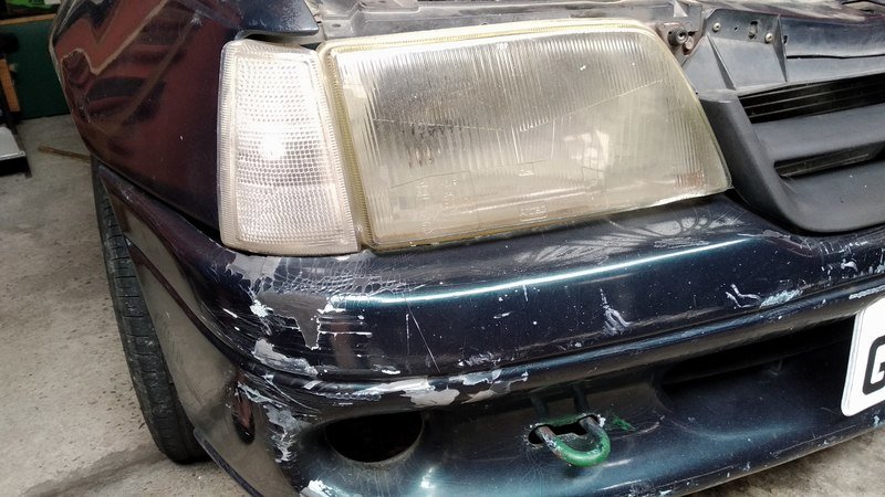 Para-choque todo danificado