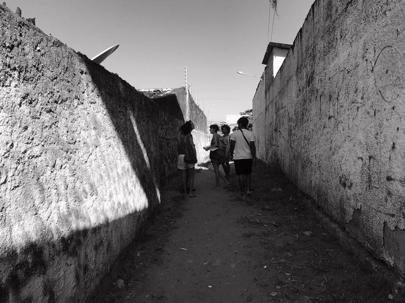 Equipe em visita técnica numa das locações.