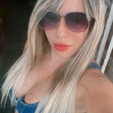 Nicole 