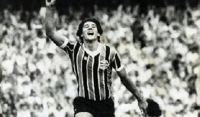 Estátua Renato Portaluppi