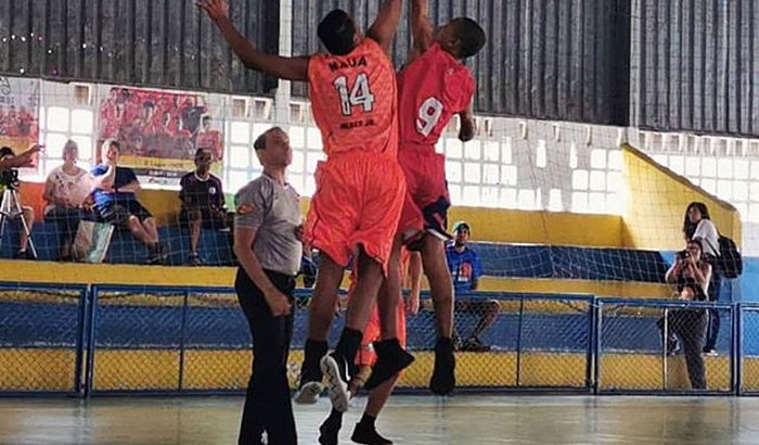 Ajuda para os oficiais de arbitragem de Basquetebol
