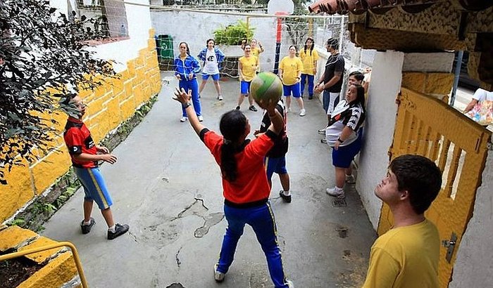 Ajuda ao Colibri (escola para crianças com síndrome de down)