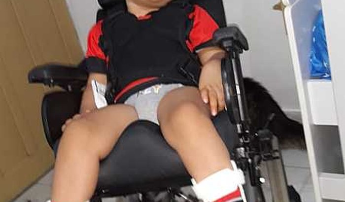 Compra uma cadeira de rodas postural infantil kimba neo