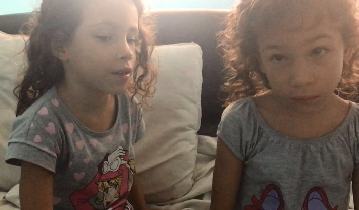 Lais e Larissa Gêmeas