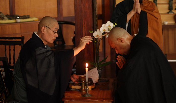 Monge Kōmyō - Doação para treinamento monástico no Japão