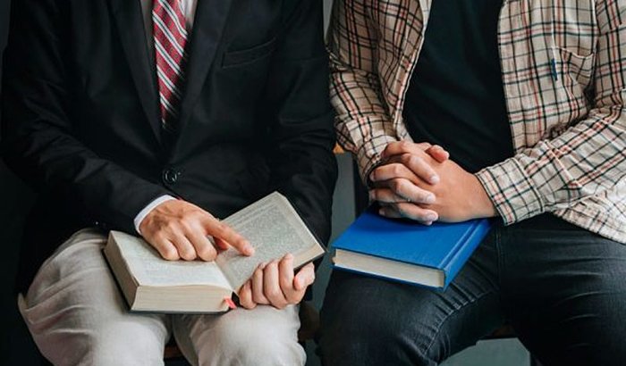 Me ajude a adquirir um app e ensinar a bíblia para mais pessoas 