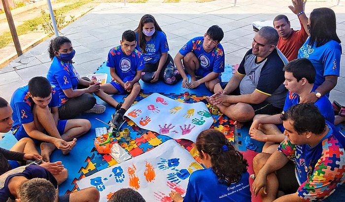 TRANSPORTE PARA OS AUTISTAS DA AMA-AM
