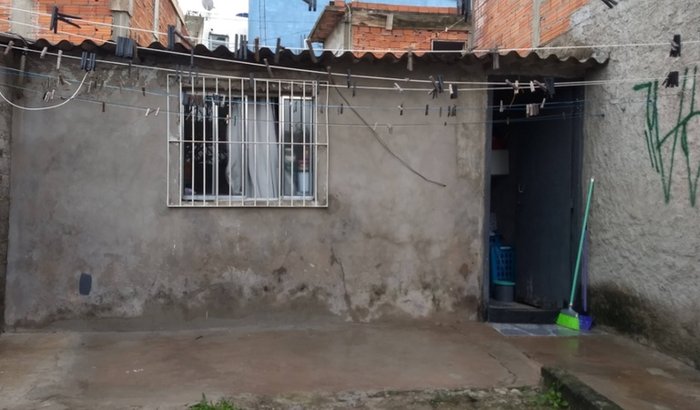 Me ajude a construir minha casa por favor.