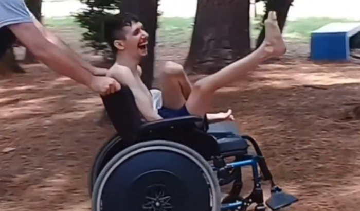 BRUNINHO QUER CONHECER LUGARES E NÃO FICAR SÓ DENTRO DE CASA.