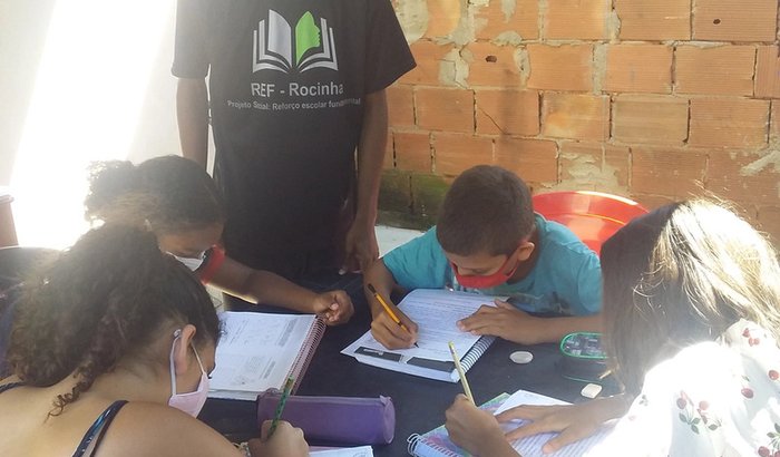 Vamos Ajudar o REF ROCINHA ?