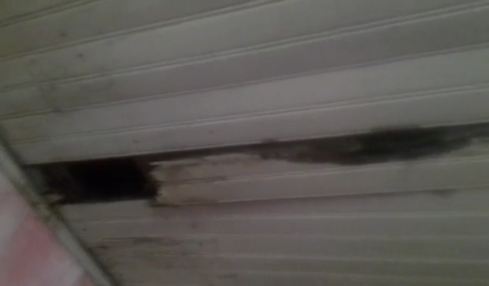 A chuva destruiu a casa do Falcão, ajude ele a reduzir os danos