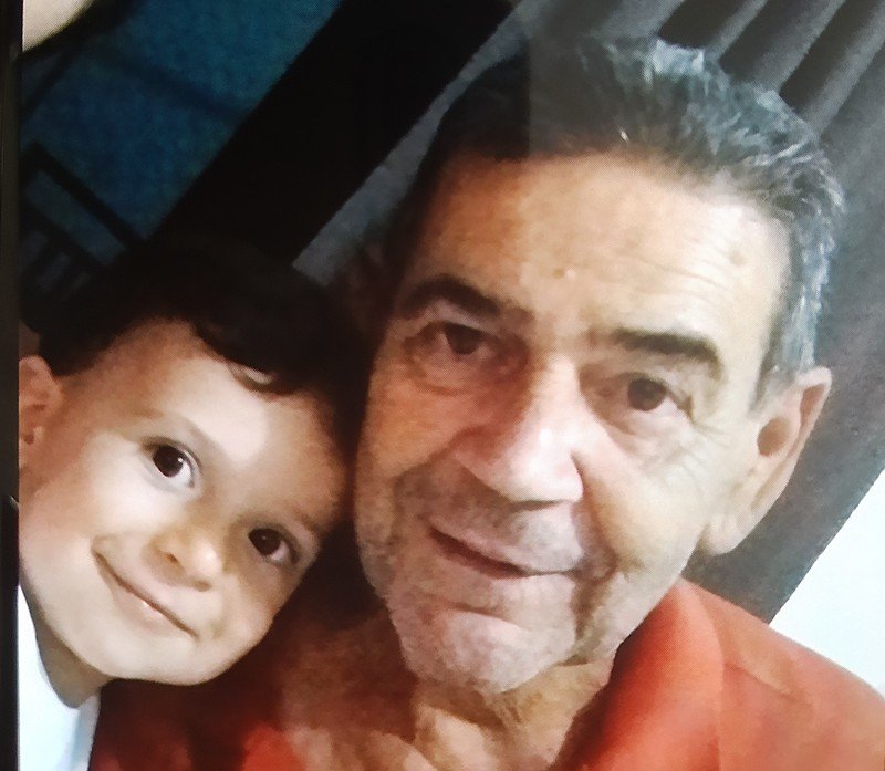 Ajude o Sr. Vitório a vencer essa doença. 