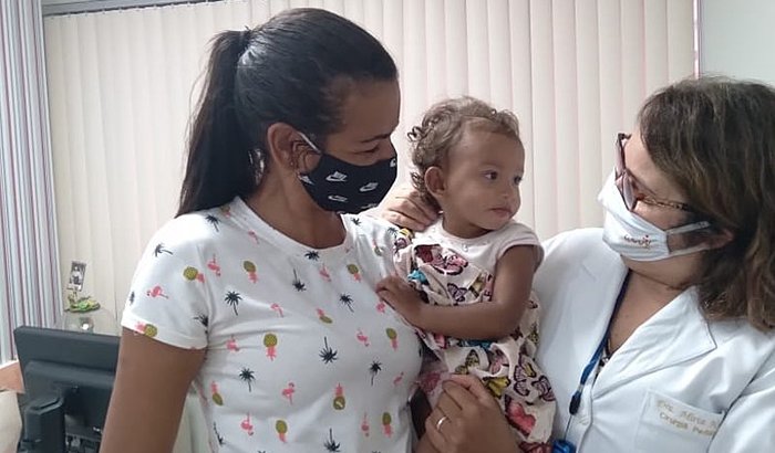 Ajudem a pequena Maria elloá