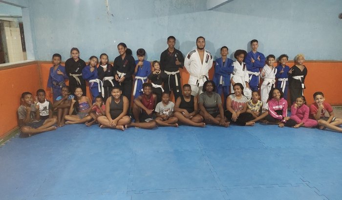 Ajuda para comprar um tatame no valor de 4600 reais 