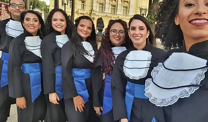 LIVRO DE OURO EM PROL DA PLACA DE FORMATURA