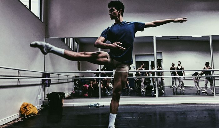 Ajude um bailarino a ir pra londres