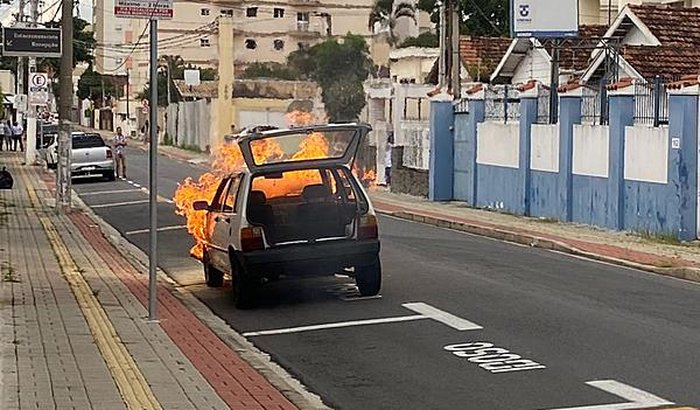 Táxi dog que pegou fogo 🔥