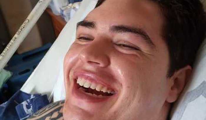 AJUDE O JOÃO : NECESSITO DE UM CARRO ADAPTADO