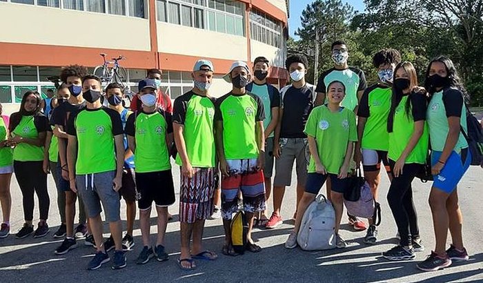 Jovens Atletas Pedem Ajuda