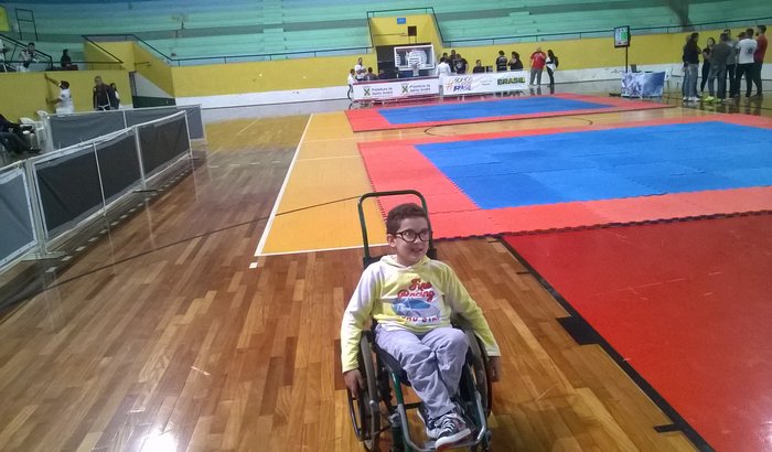 Cadeira de rodas para nosso Samuel Jaime