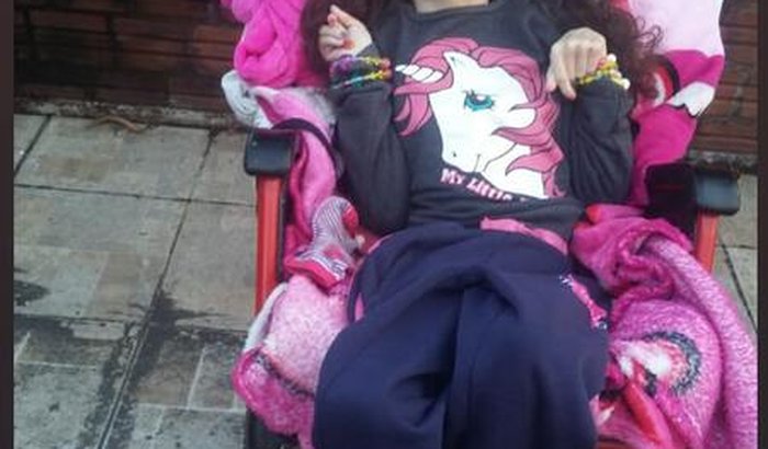 Ajuda a Raissa a fazer exames tenho hidrocefalia e paralisia cerebral