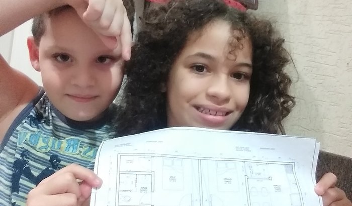 Ajudar   eu  construir a  casa    para minha  familia ...