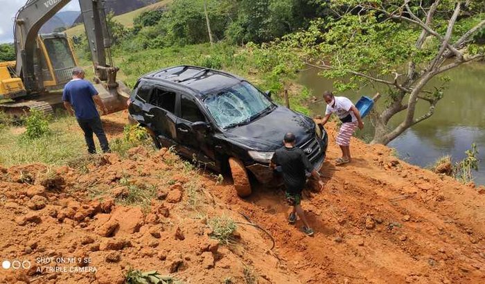 Campanha para poder consertar o carro q e meio. De de trasporte da minha filha q e acamada por favor me ajuda