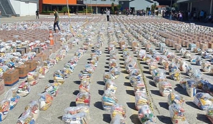 Ajudar Famílias com Cestas Básicas