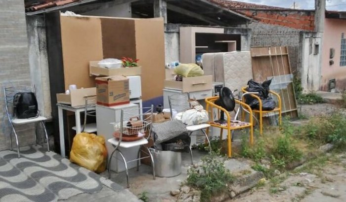 família despejada de casa onde viviam, devido a pandemia.