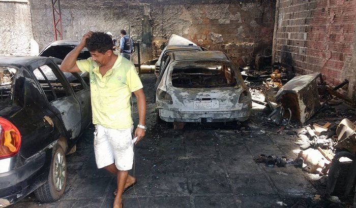 Ajude a reconstruir a oficina incendiada de Seu José