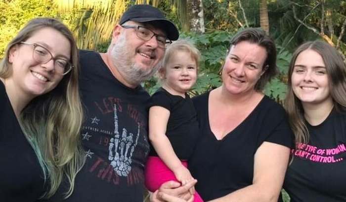 Ajuda para cirurgia de prótese de osteonecrose para Aurelio