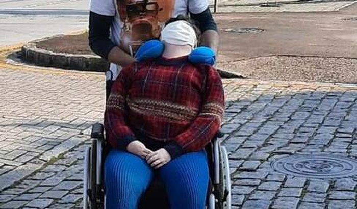 Ajuda para comprar cadeira motorizada e tratamentos do JUJU