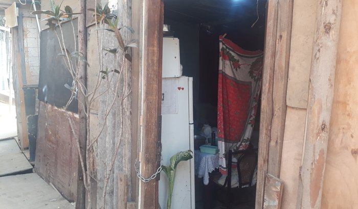 Ajuda pra construir meu barraco que tá caindo