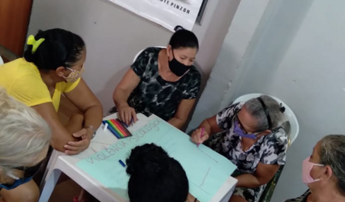 Cadeiras para o grupo da Terceira Idade da UJVP