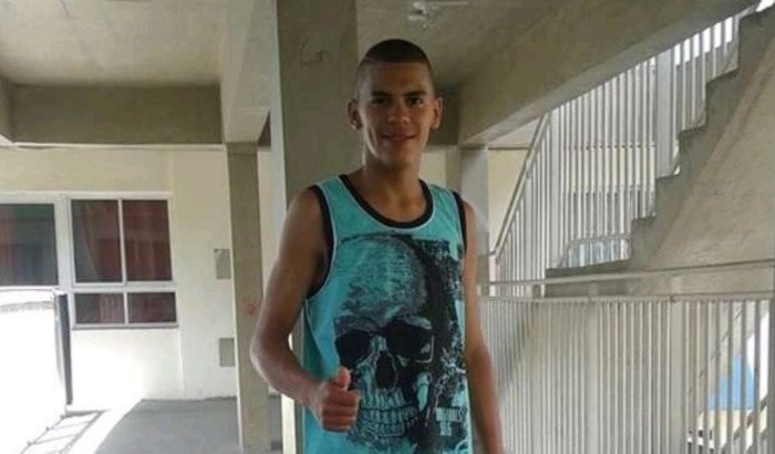 Ajude nosso amigo a escultar novamente