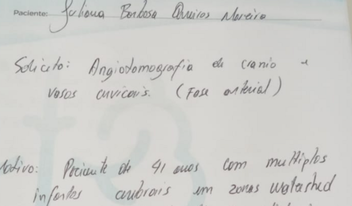 Apoie para o exame Angiotomografia de crânio e vasos cervicais