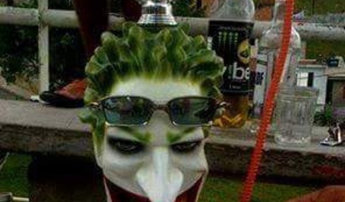 Ajude o bbchelli a fumar um nargas 
