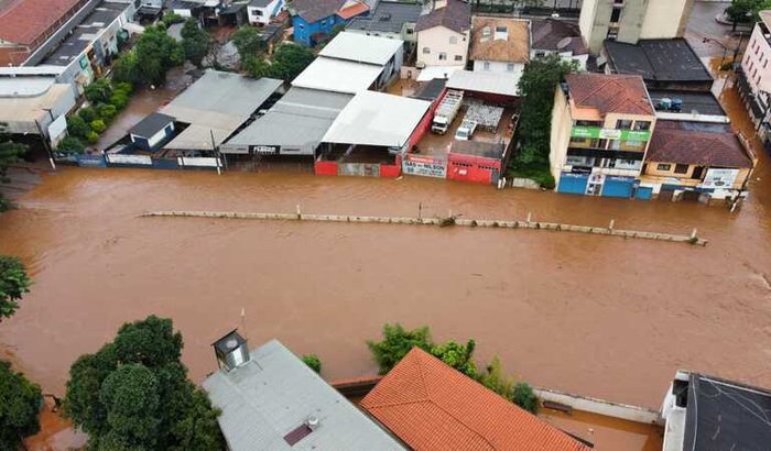 Ajuda para as vítimas da enchente em Itabirito/MG