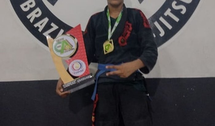 @vamos ajudar o Alcy ser campeão 