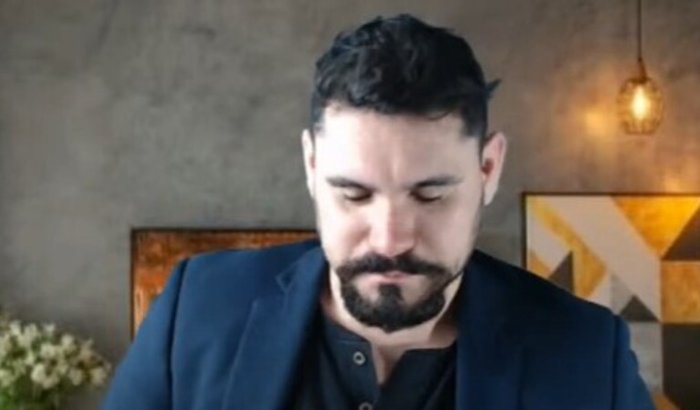 PRECISO DA SUA AJUDA