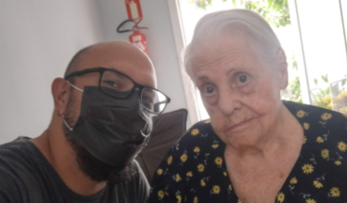 Ajuda para manter minha vó na clinica