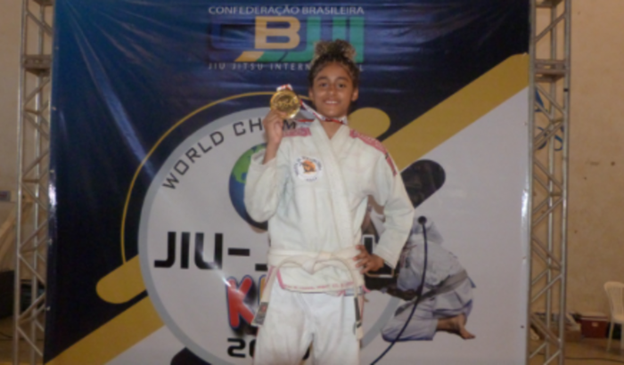 Me ajude a realizar o meu sonho de ir lutar nos Estados Unidos 