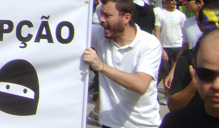 João Revolta no acampamento pró impeachment em Brasília