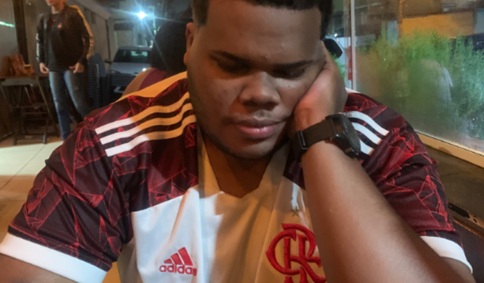 Ajuda pra comprar um carro pro amigo poder levar a rapaziada pra dar uma volta