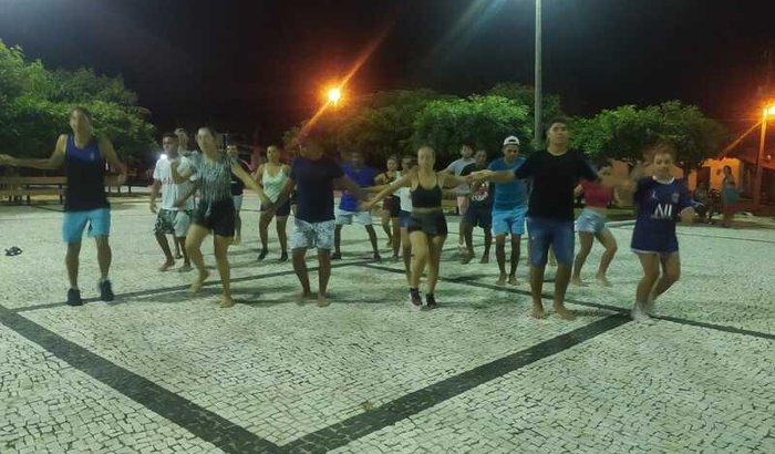 Ajuda para nossa quadrilha Pisando em Brasa