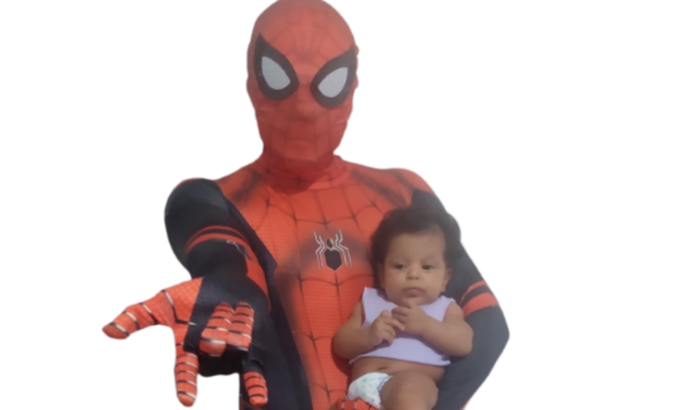 Homem-aranha pede ajuda