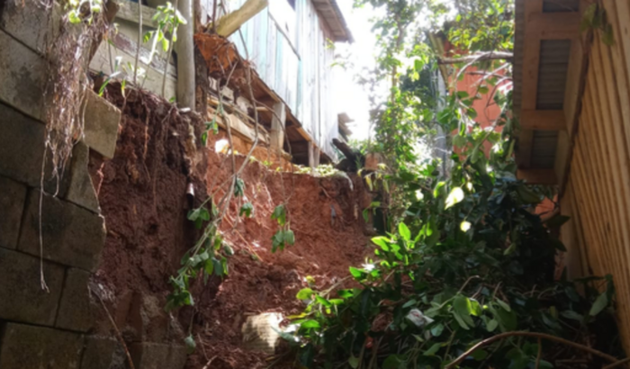 Ajuda para construir um muro de contenção 