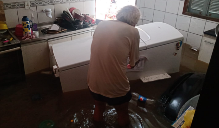 Ajude a reconstruir nossa vida