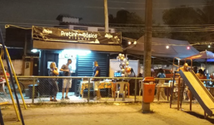 Ajudar na reconstrução do trailer da praça da rangel, bangu