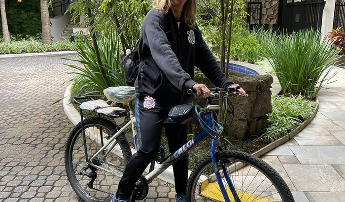 Frida ja era ! Tati precisa de uma bike nova !